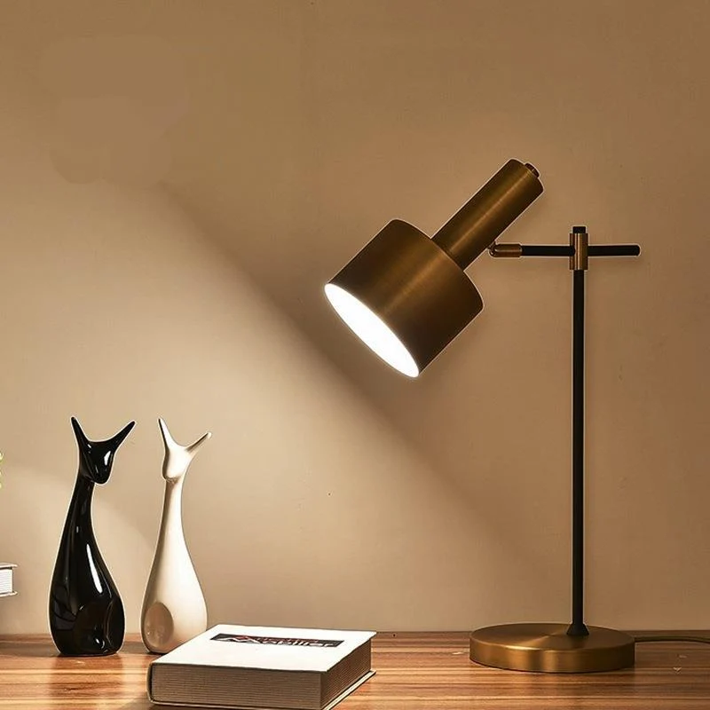 Verstellbare Schreibtischlampe mit drehbarem Kopf