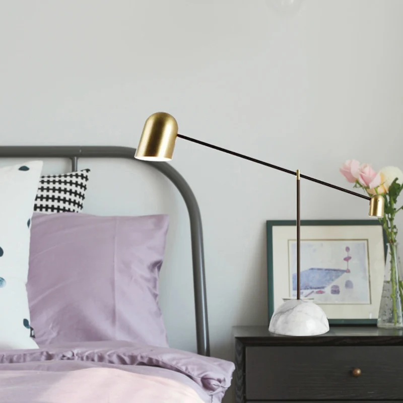 Einstellbare Arm Stehlampe mit Marmorbasis