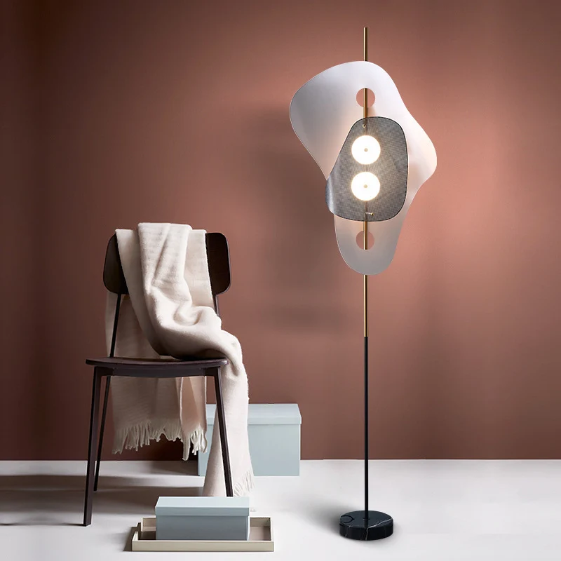Abstract Stehlampe mit einzigartigem organischen Design