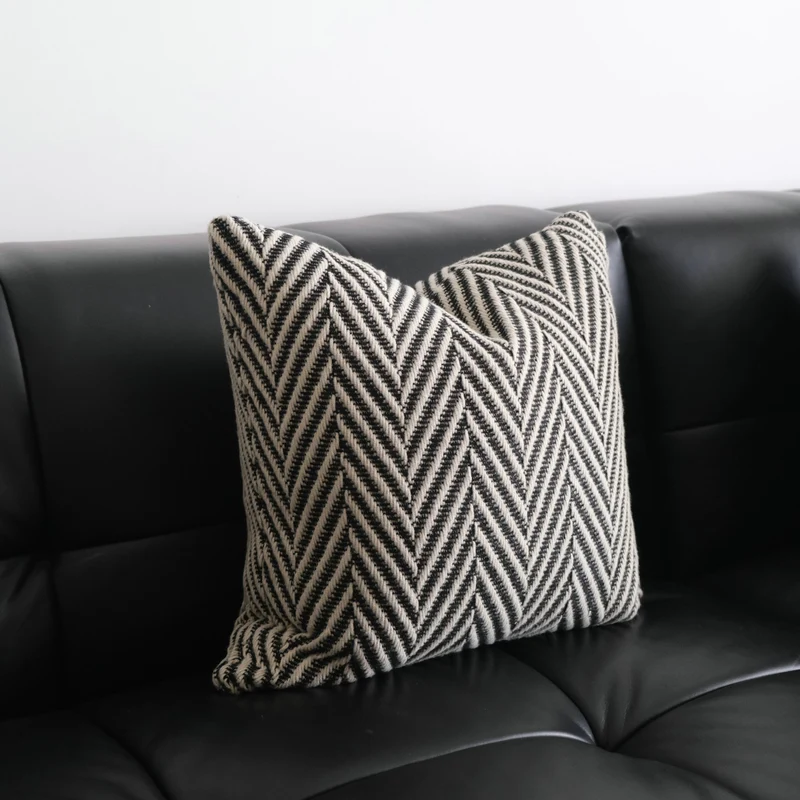 Strukturierter Chevron-Muster-Wurfkissen