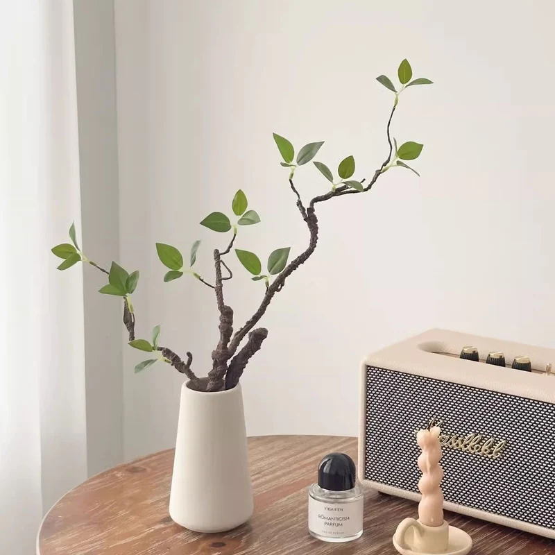 Künstlerische dekorative Zweigarrangement
