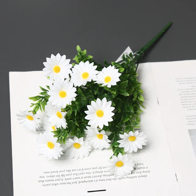 Lebendige Künstliche Blumenstiel Anordnung
