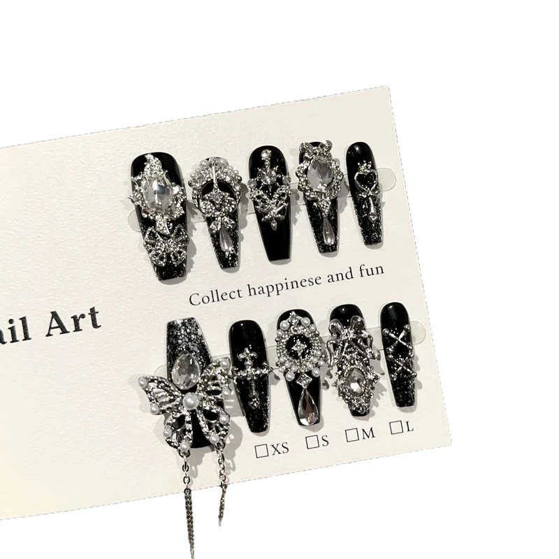 Schickes dekoratives Press-On-Nagelkunst-Set