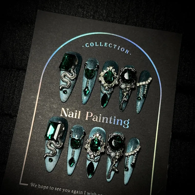 Künstlerische mit Strass verzierte Press-On Nägel