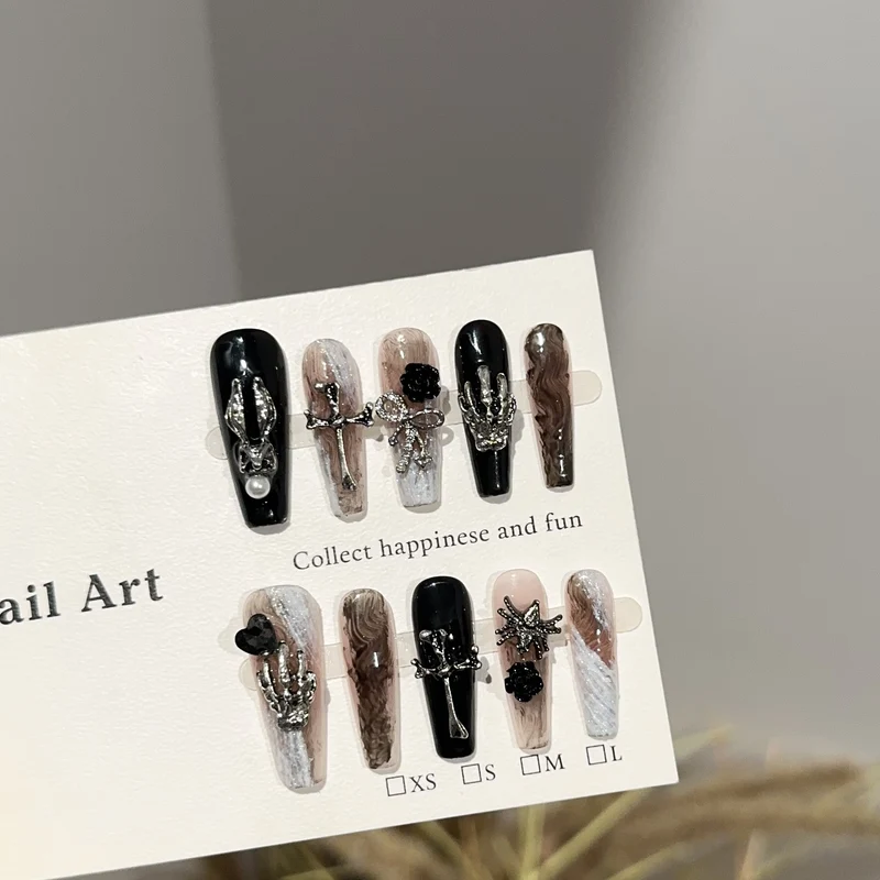 Künstlerische Press-On Nageldesigns
