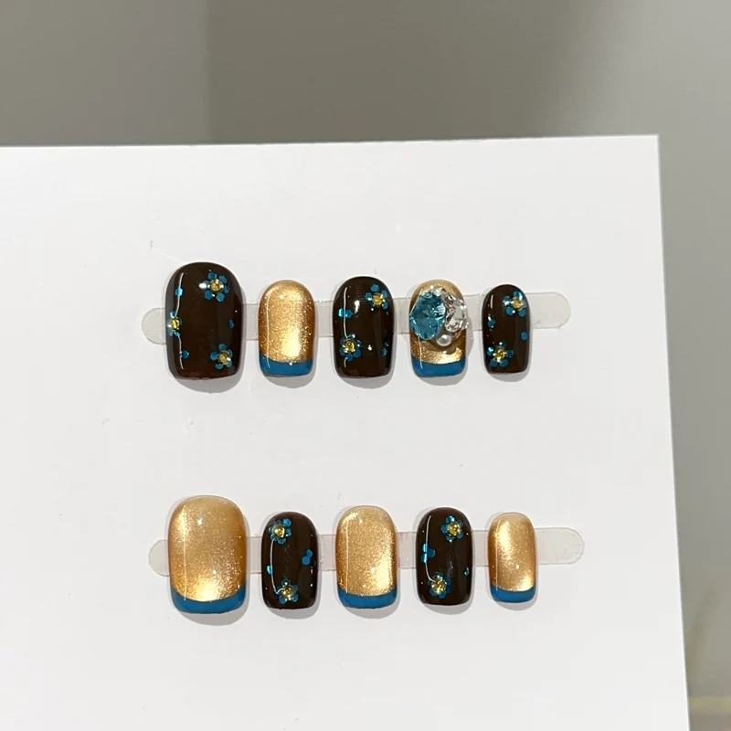 Künstlerisches Press-On Nagelkunst Set