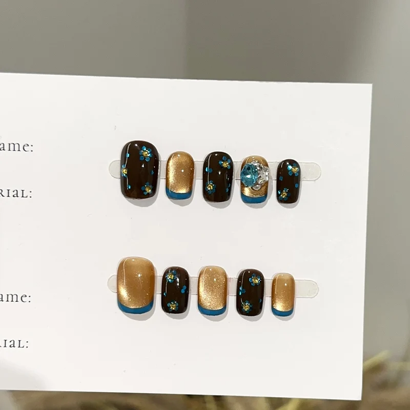 Künstlerisches Press-On Nagelkunst Set