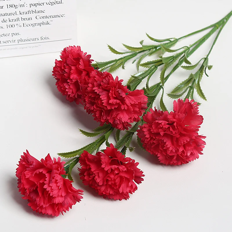 Realistischer Floralnelkenstrauß