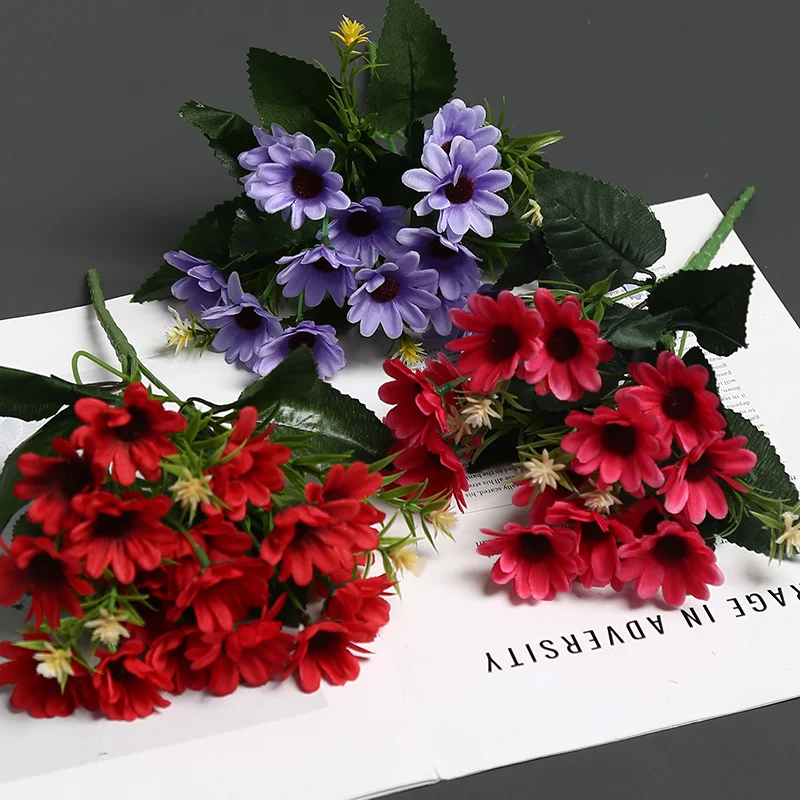 Realistische Blumenanordnung