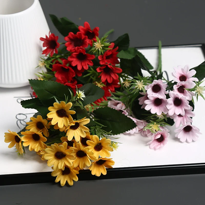 Realistische Blumenanordnung