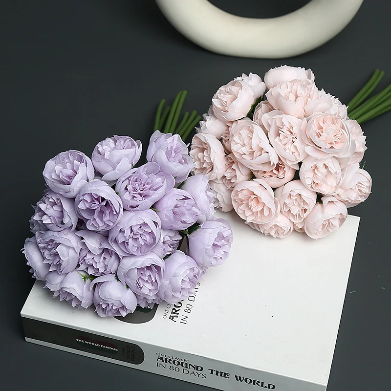 Realistischer Kunstblumenstrauß