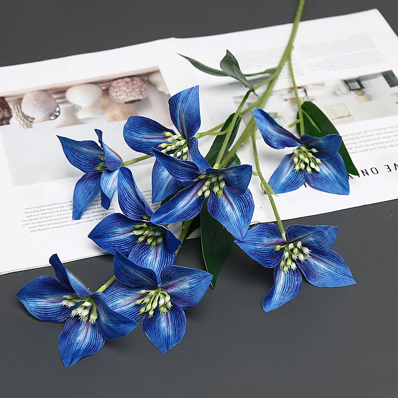 Realistische dekorative Blumenstängel
