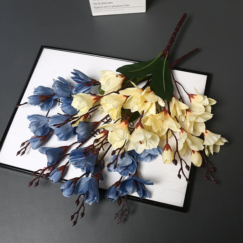 Realistische künstliche Orchideenarrangement