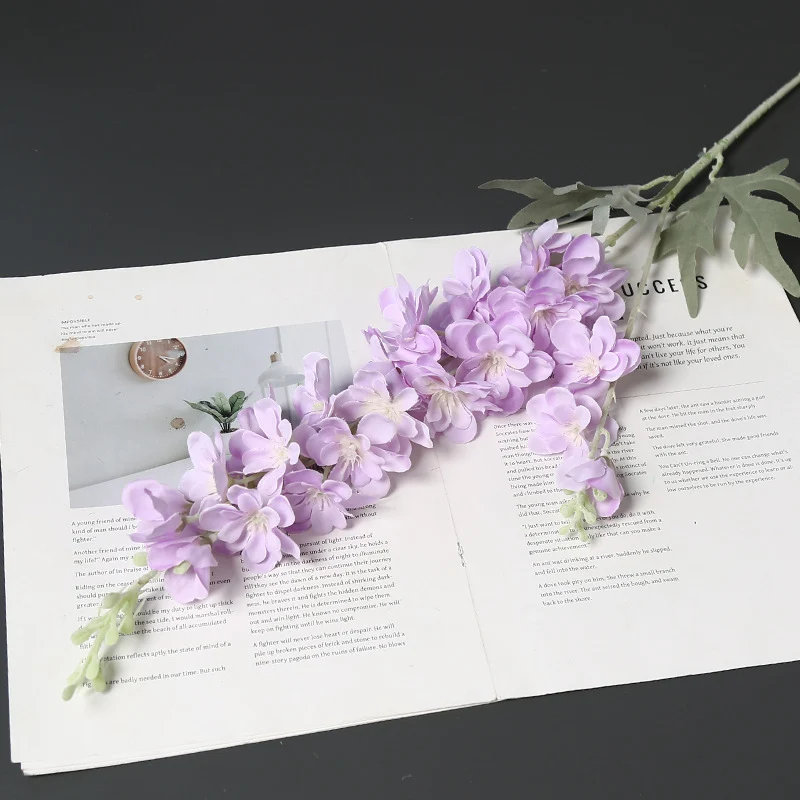Realistischer künstlicher Blumenstängel