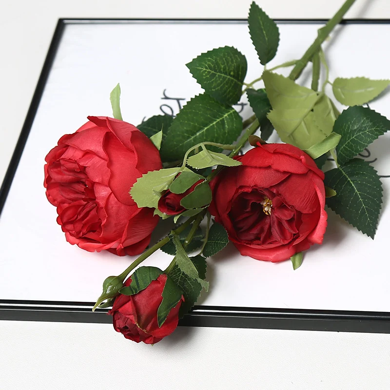 Luxuriöse Seidenrose Blumenarrangement