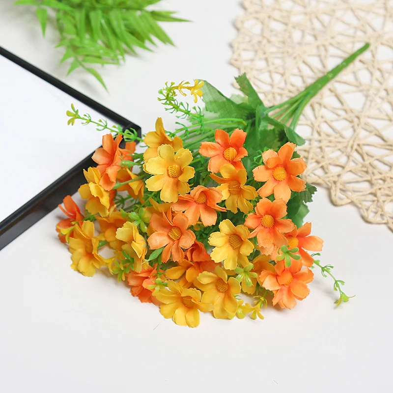Lebensechter Stoff Blumenstrauß