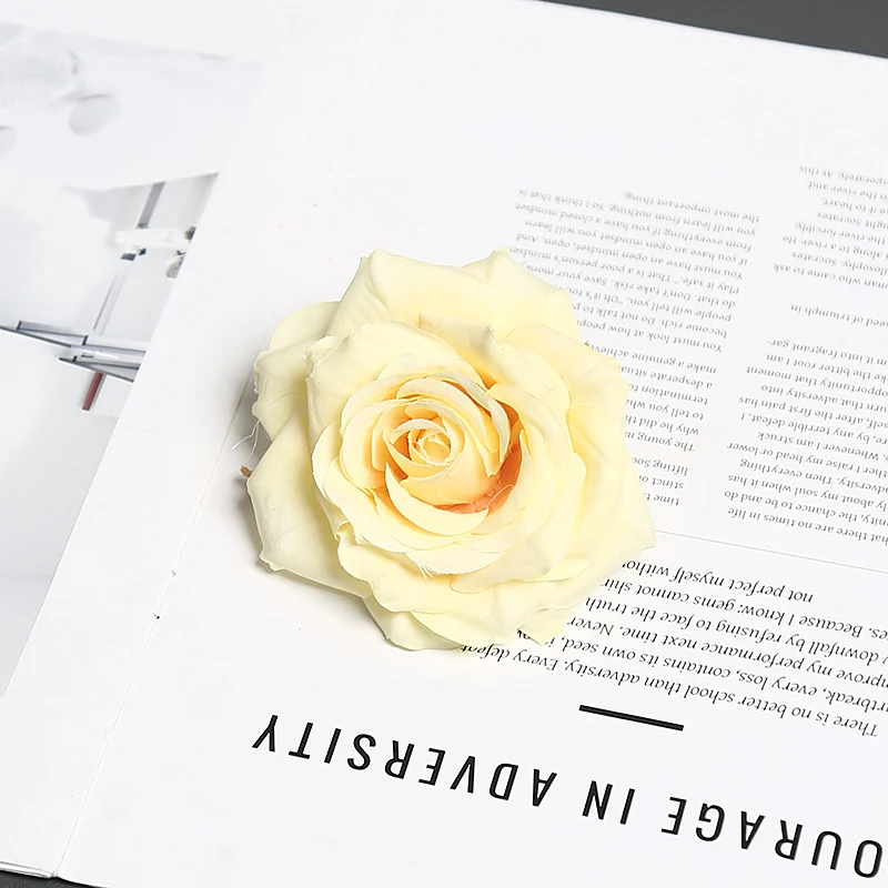 Florale Corsage für dekorative Trage- und Ausstellungszwecke