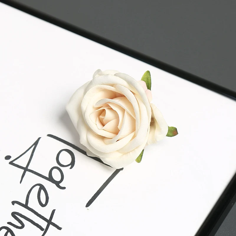 Elegante Seidenrosen-Nadel für dekorative Zwecke