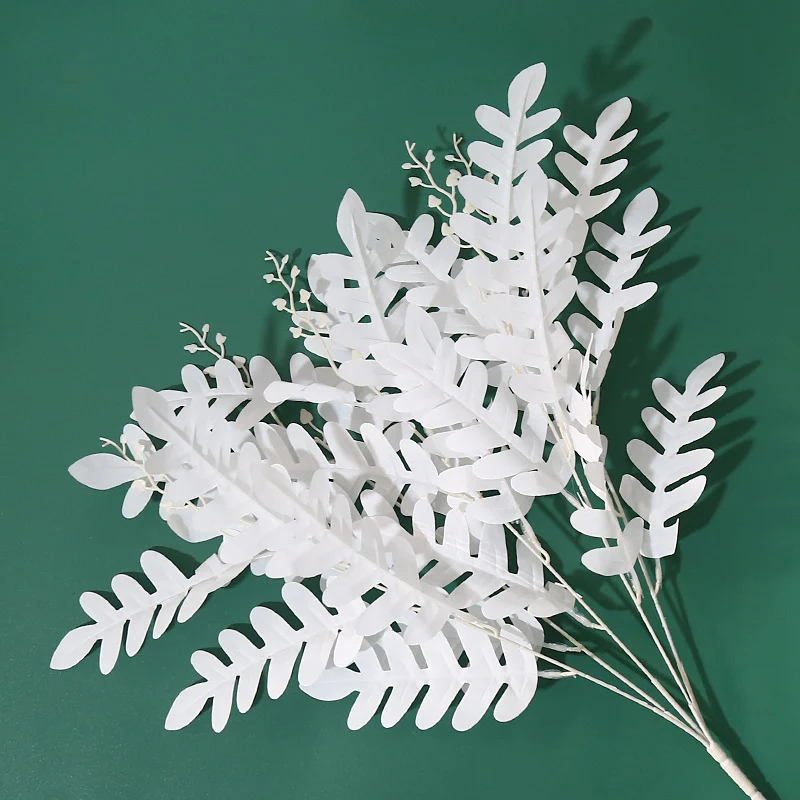Elegante Faux-Blatt-Stamm-Anordnung