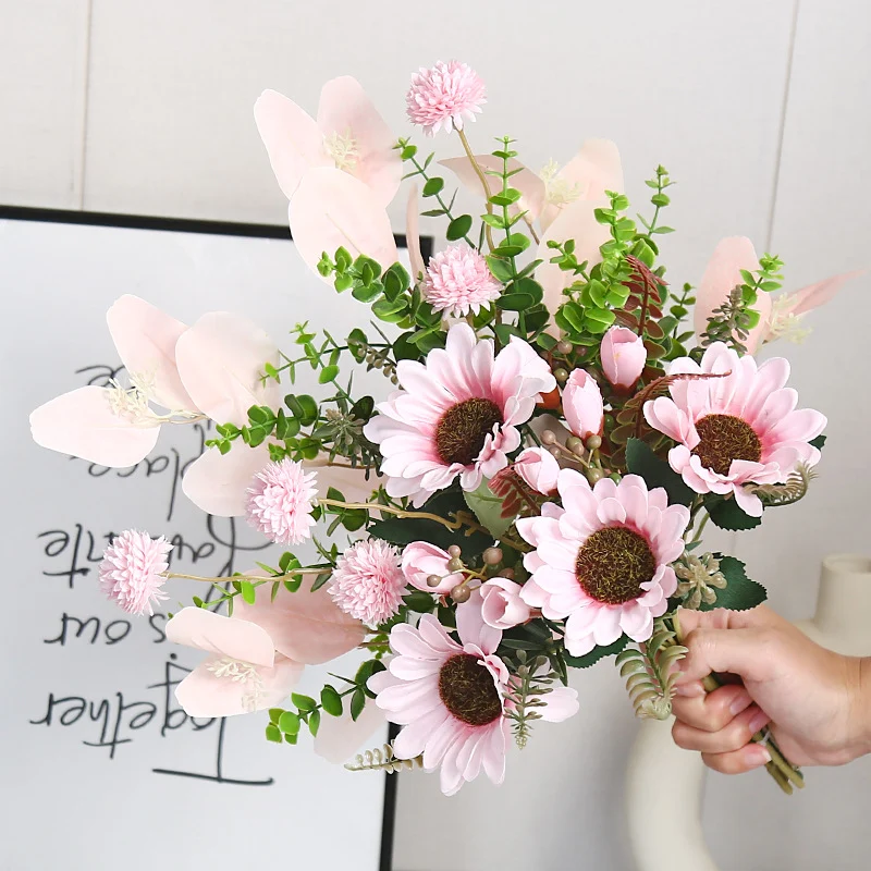 Dekorative Sonnenblumenblumenarrangement