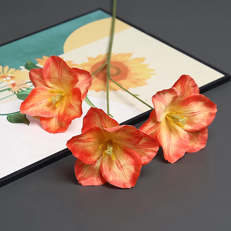Dekorative Blumenstiel für die Innendekoration