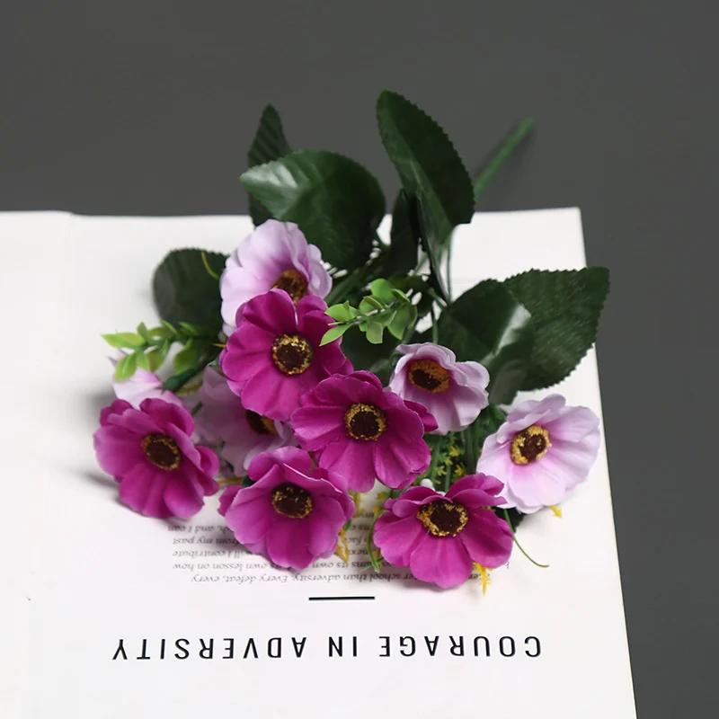 Dekorative Blumenstrauß für die Wohnkultur Anzeige