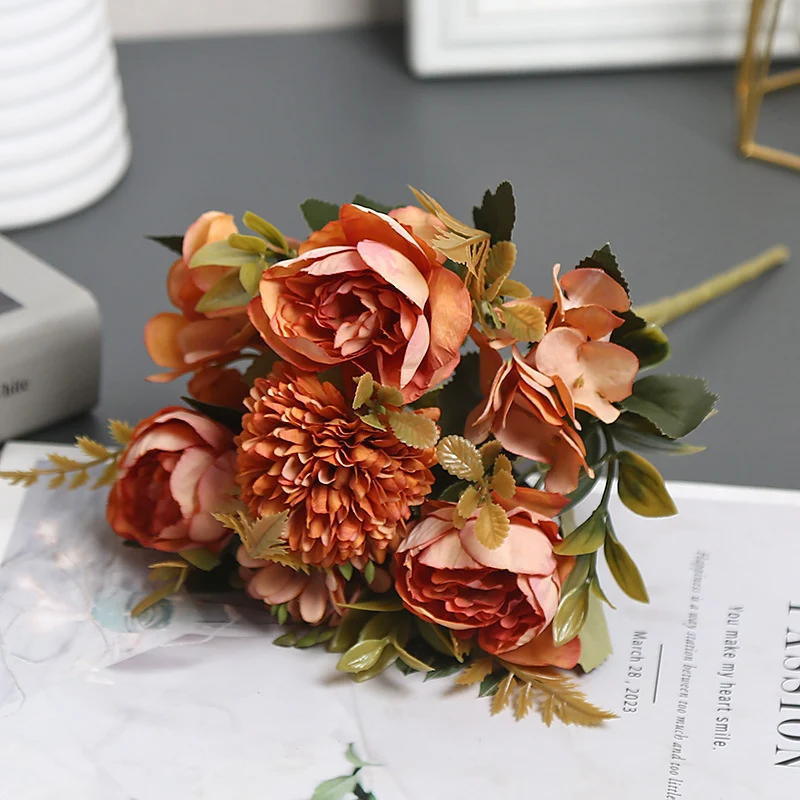 Dekorative Blumendekoration für die Hausausstellung