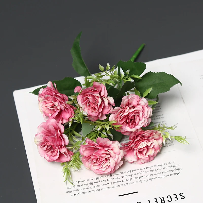 Künstliches Blumengesteck für Tischdekoration