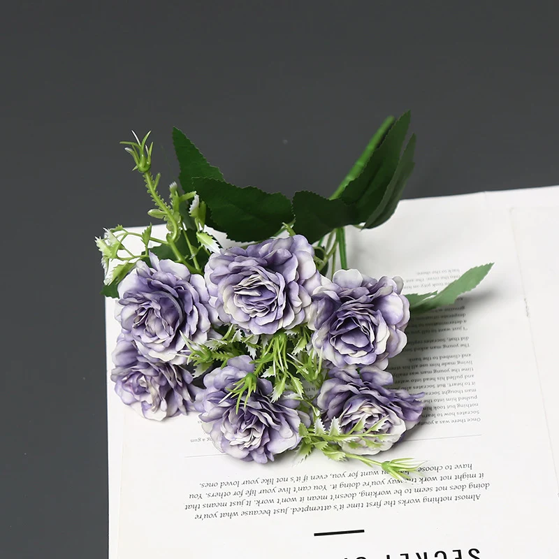 Künstliches Blumengesteck für Tischdekoration