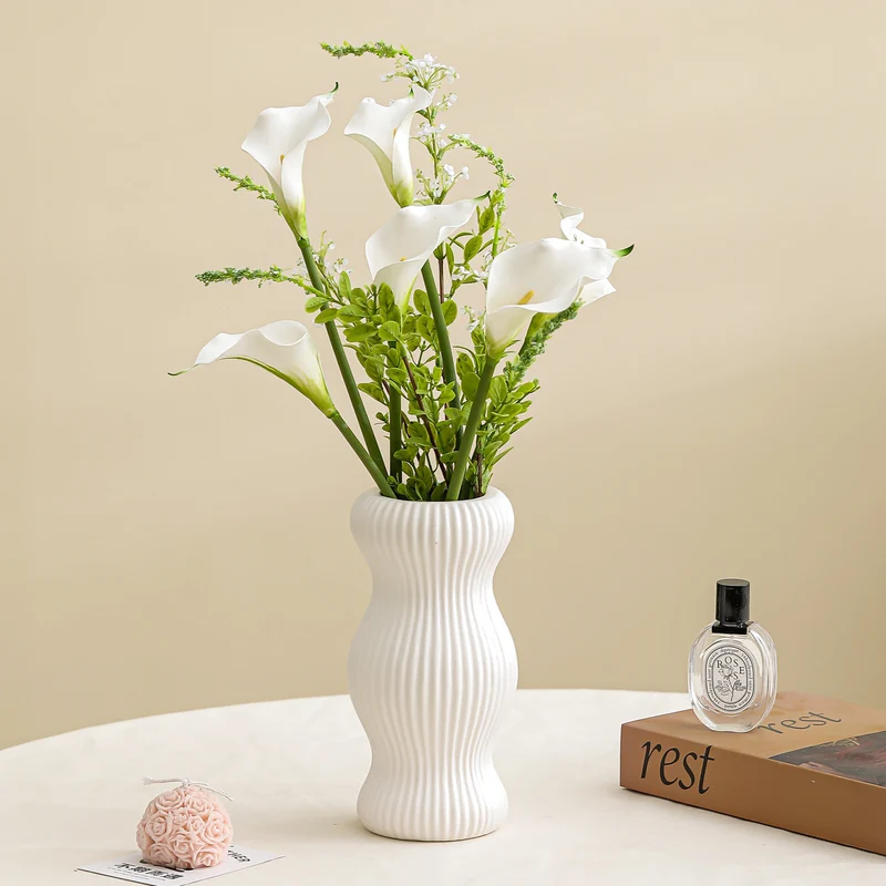 Moderne dekorative Skulptur Vase