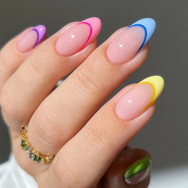 Trendige mehrfarbige French Tip Press-On Nägel