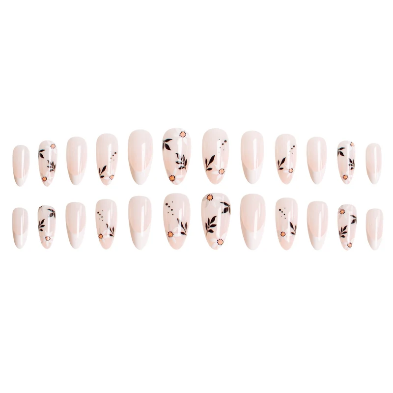 Stylische florale Nagelkunst