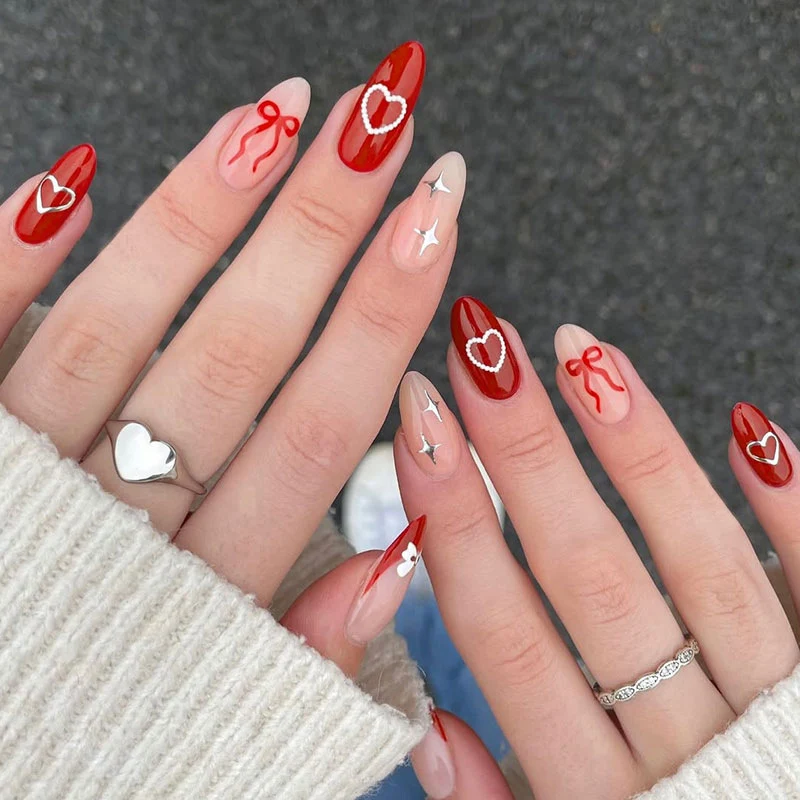 Romantische Herz-Themen Press-On Nagelkunst