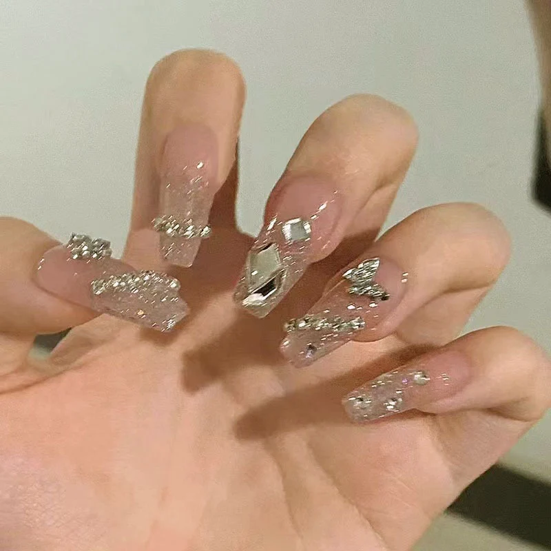 Rhinestone- und Glitter-Press-On-Nagelspitzen