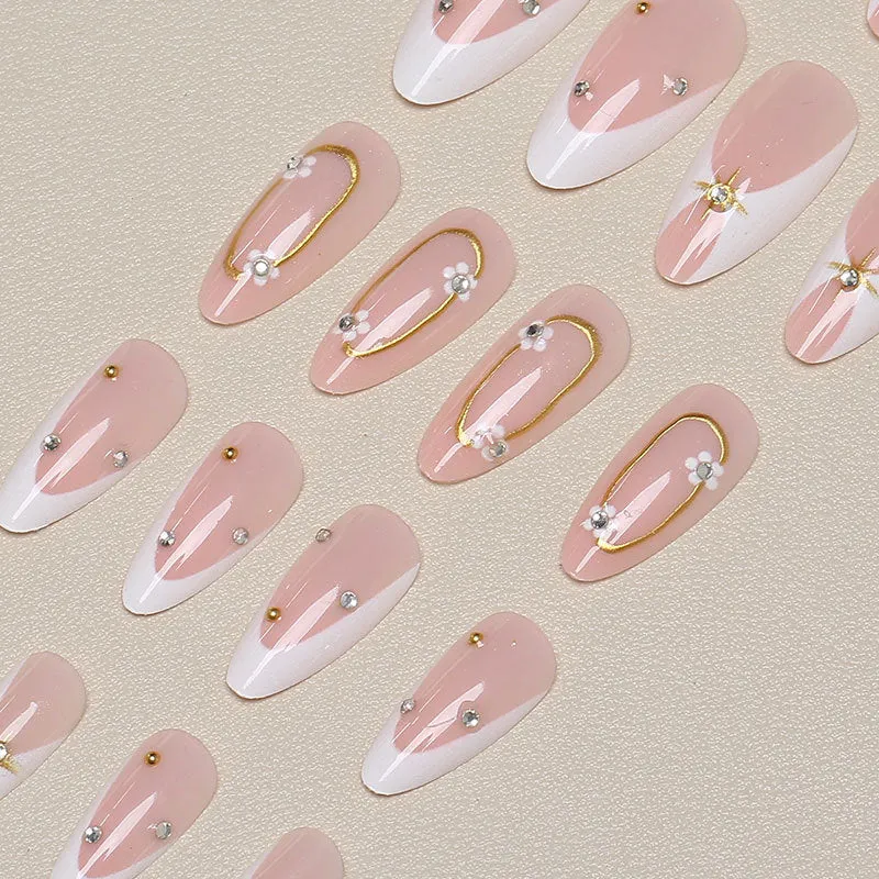 Elegante Floral Stiletto Nagelkunst