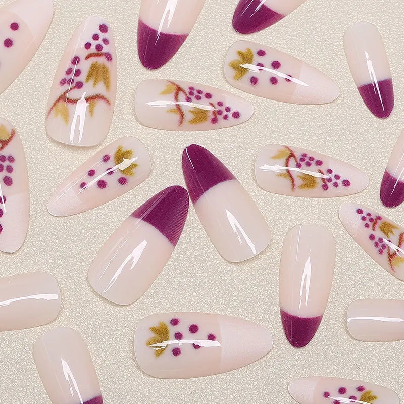 Botanisch inspiriertes Press-On Nageldesign
