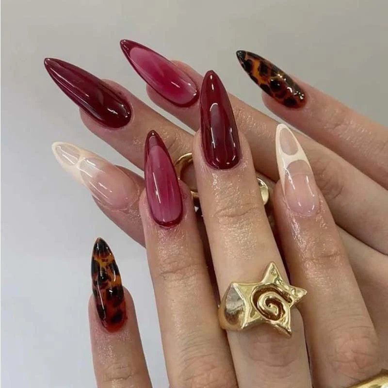 Künstlerisches Stiletto Press-On Nagel Set