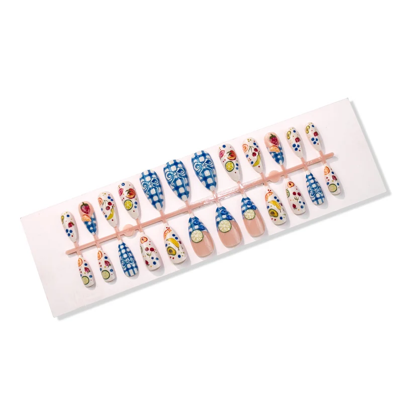 Dekoratives, fruchtbezogenes Press-On-Nagelset