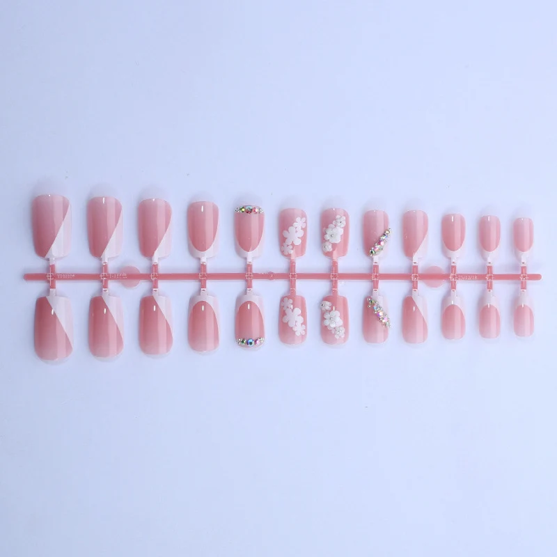 Dekorativer French Tip Press-On Nail Set