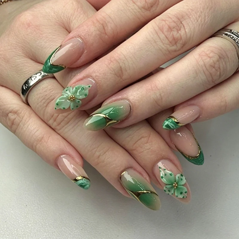 Künstlerisches Floral Nagelspitzen Set