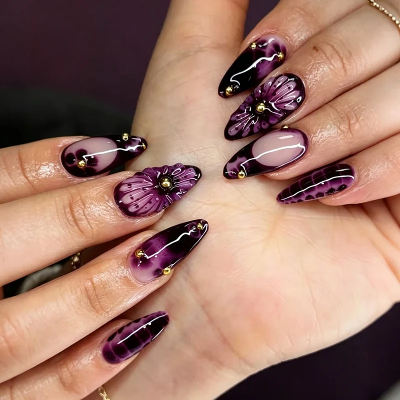 Dekoratives Press-On Nagelset mit künstlerischem Design