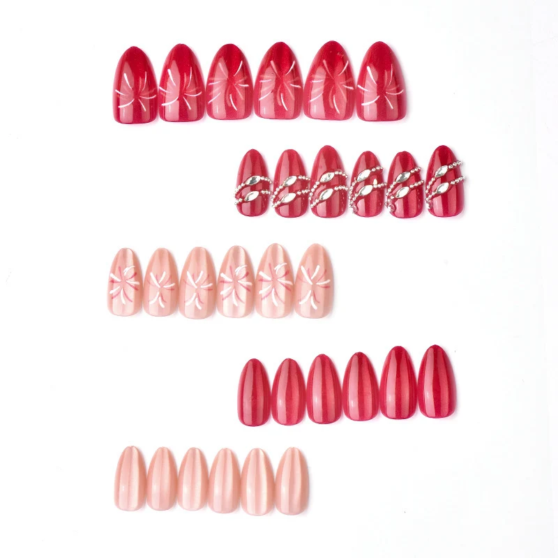 Dekoratives Press-On Nail Art Set mit Edelsteinakzenten