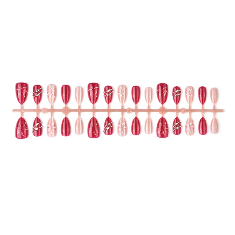 Dekoratives Press-On Nail Art Set mit Edelsteinakzenten