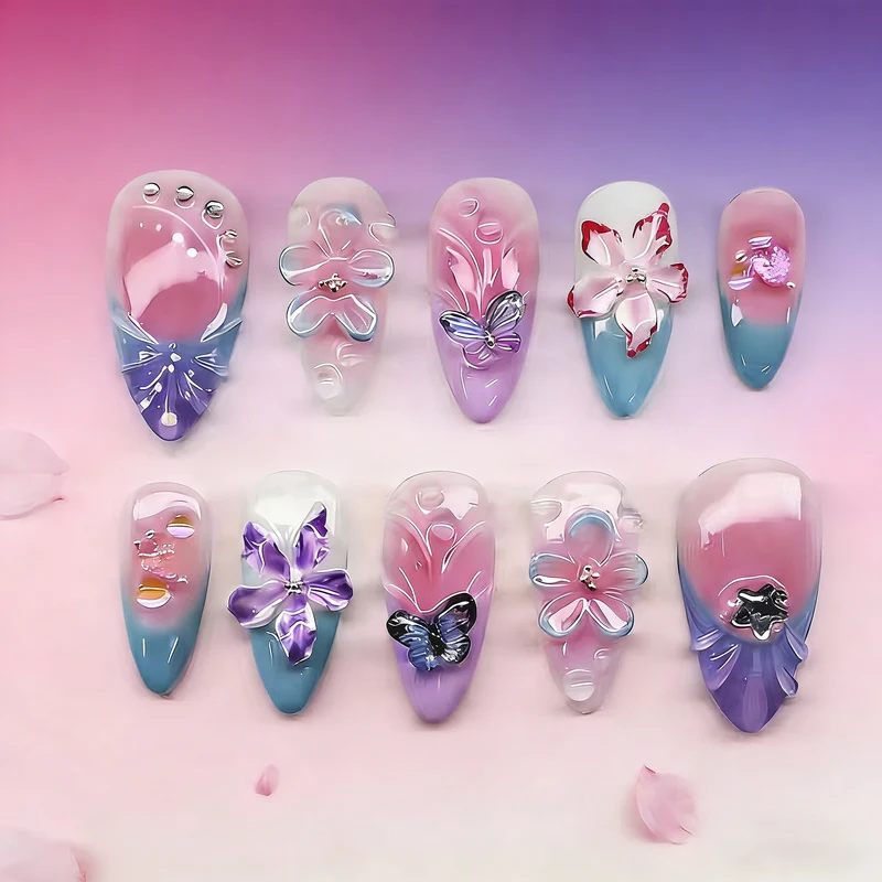 Dekoratives Press-On Nagelkunstset mit 3D-Designs