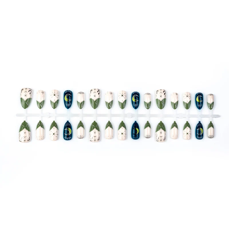 Künstlerisch von der Natur inspirierte Press-On Nail Art Set