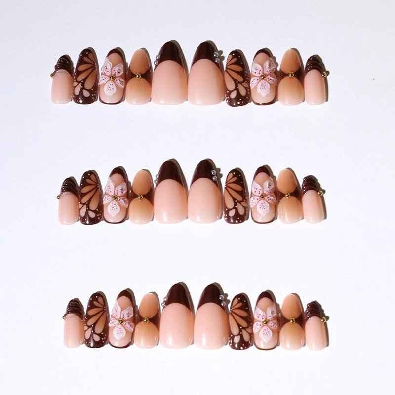 Künstlerisches Nagelschmuck Press-On Set
