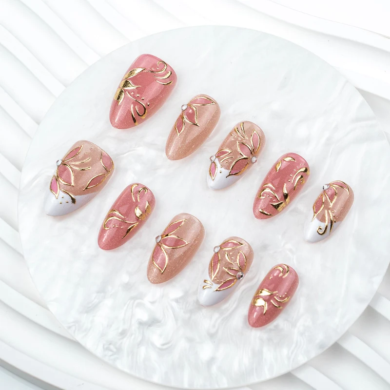 Künstlerisches Luxus Press-On Nageldesign