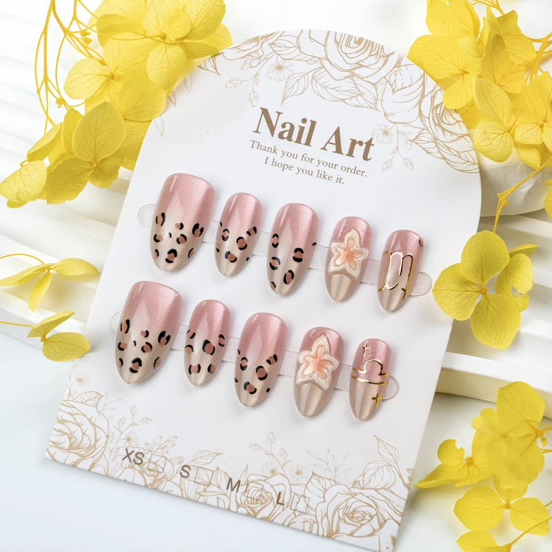 Künstlerisches Leopardenmuster und Blumen Press-On Nagelset