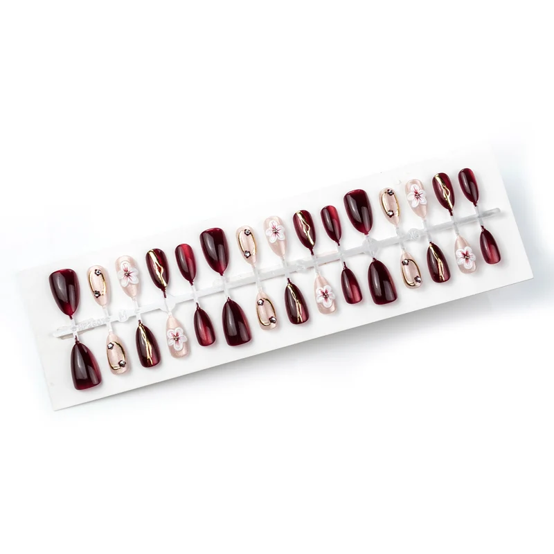 Künstlerisches blüteninspiriertes Press-On-Nagelset
