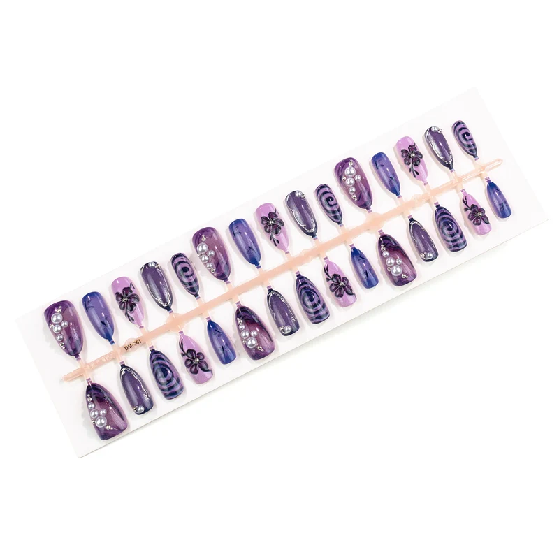 Künstlerisches Floral- und Edelstein-Press-On-Nagel-Set